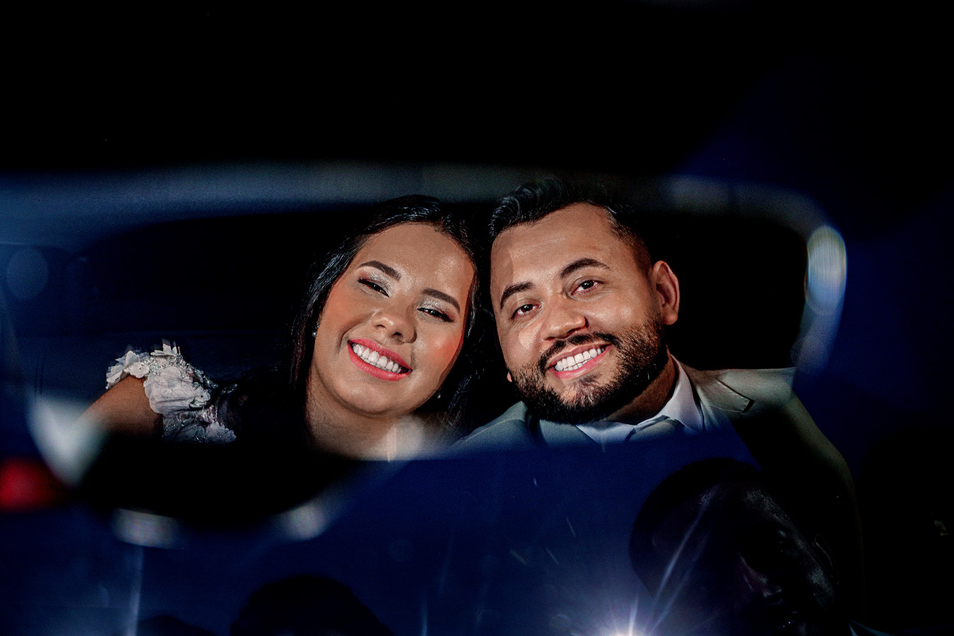Noivos em ensaio durante casamento